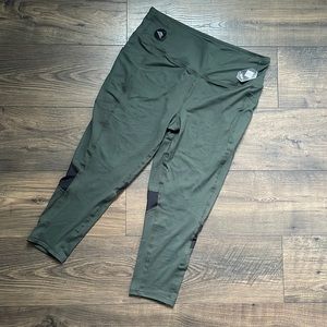 Crop Fitness Leggings - Fearless - LuLaRoe